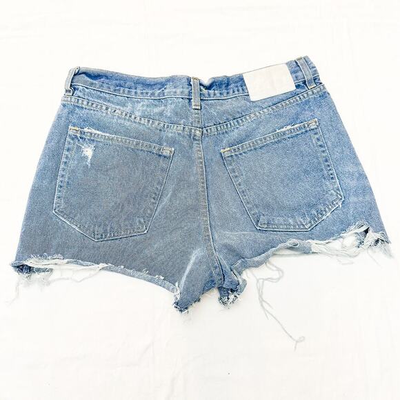 GRLFRND The Hayden Low Rise Boyfriend Short Button Fly Raw Hem Size 28 - Picture 2 of 7